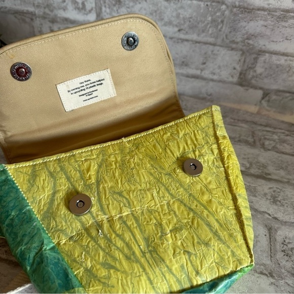 UPFUSE Candy Waist Bag made of 15 recycled plastic bottles Fanny‎ Pack Yellow - Picture 4 of 9